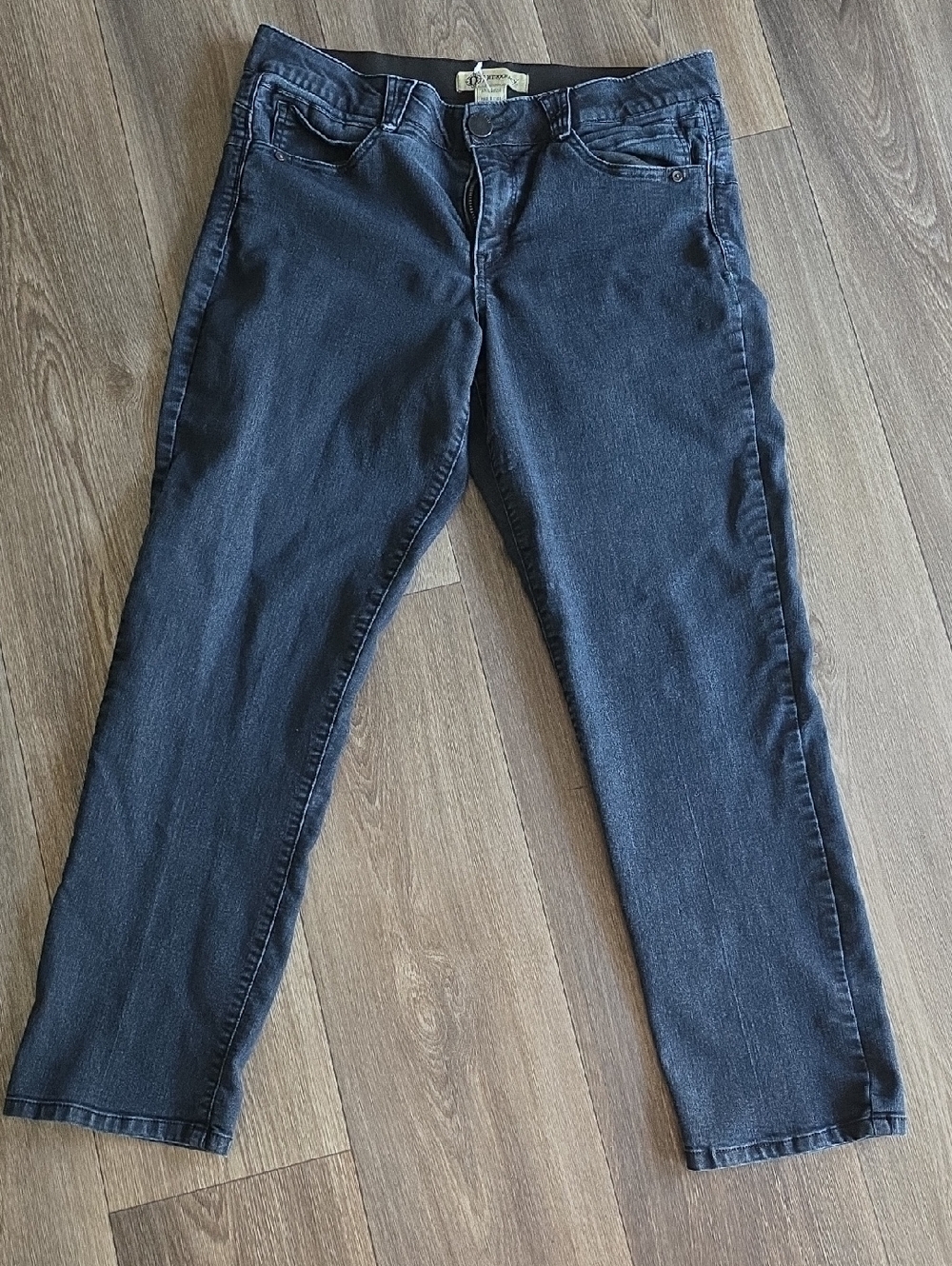 Democracy Women's Straight Leg Jeans in Washed Charcoal